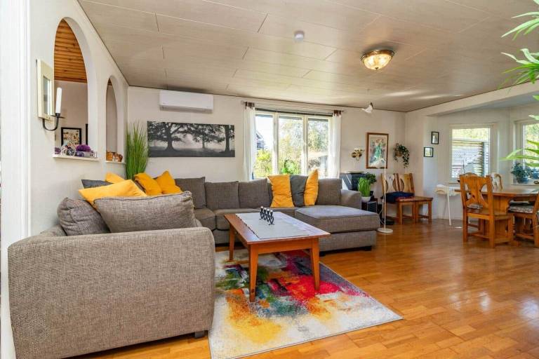 Vacation home with patio & BBQ — photo 3