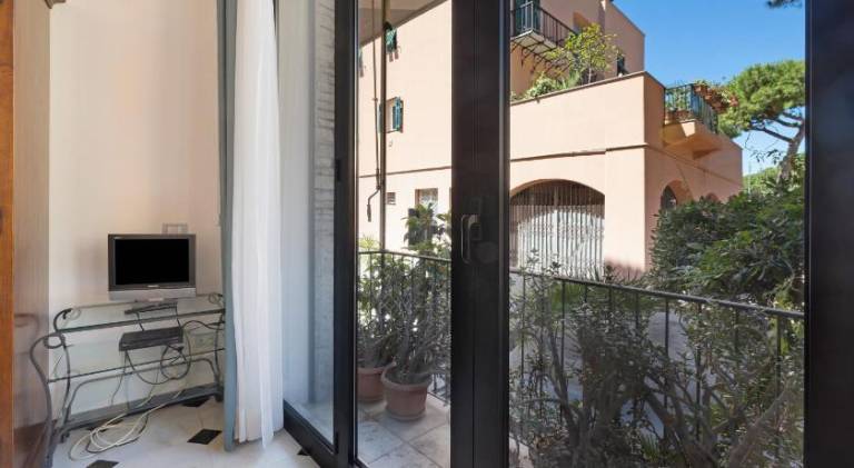 Apartment with 1 room for 4 persons — photo 4