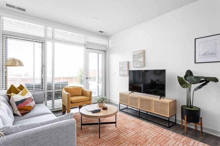 CozySuites Modern 2BR in Bottleworks Indy 1