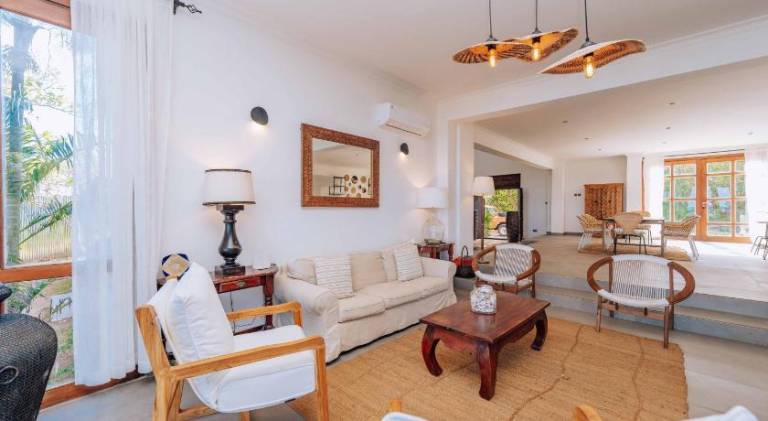 Children-friendly villa with pool, yard & terrace | Beach nearby | Suitable for remote work | Pets are welcome — photo 2
