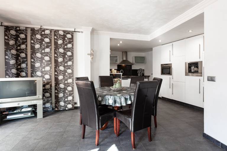 Family-oriented beautiful apartment with terrace, BBQ & fast internet | City view | Beach nearby | Good for workation | Pet-friendly — photo 5