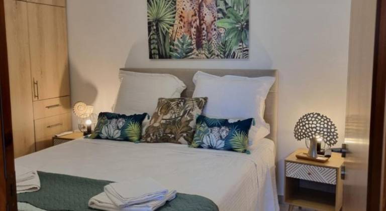 Holiday apartment with yard & terrace in Chania