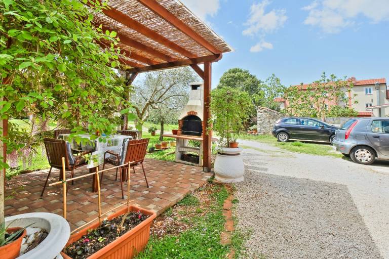 Idyllic flat just 500 metres from the beach with sunbathing lawn and barbecue — photo 4
