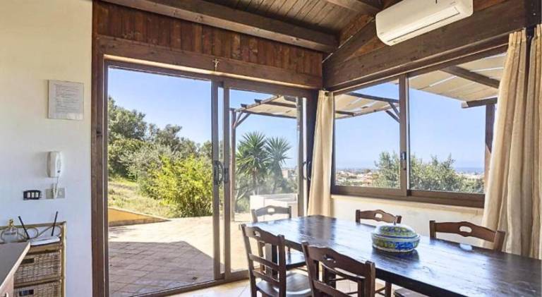 Holiday apartment with garden, barbeque & private pool — photo 5