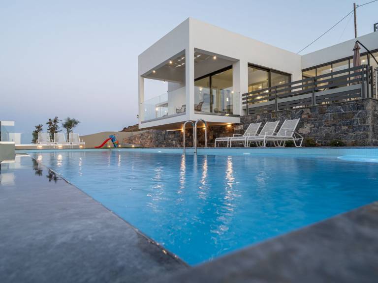 Vacation home with terrace, garden & private pool — photo 5