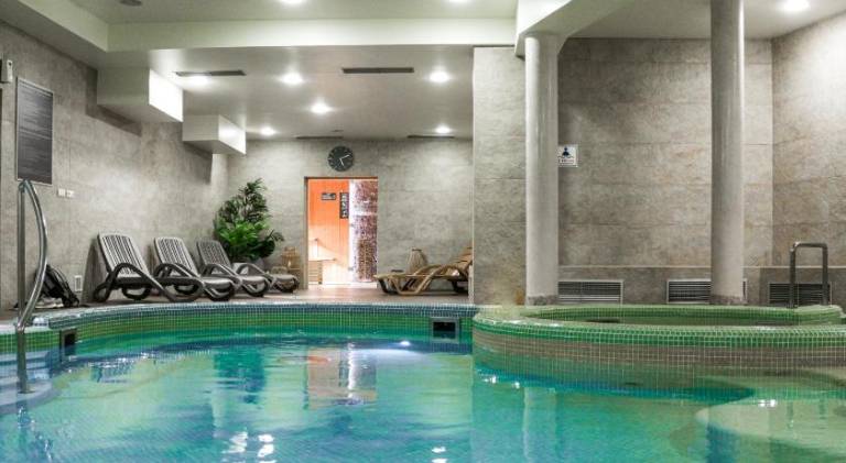 Holiday apartment with pool & jacuzzi — photo 2