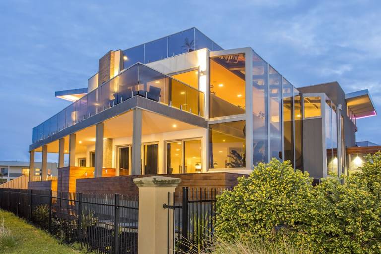 House  Indented Head