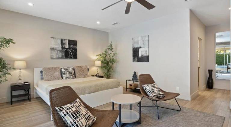 Vacation home with jacuzzi & pool — photo 2