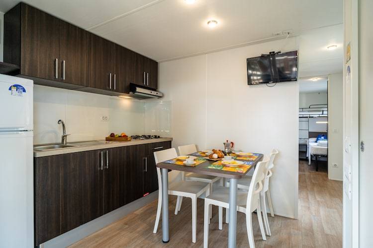 Mobile home with pool & hot tub | Beach nearby | Pet-friendly — photo 2