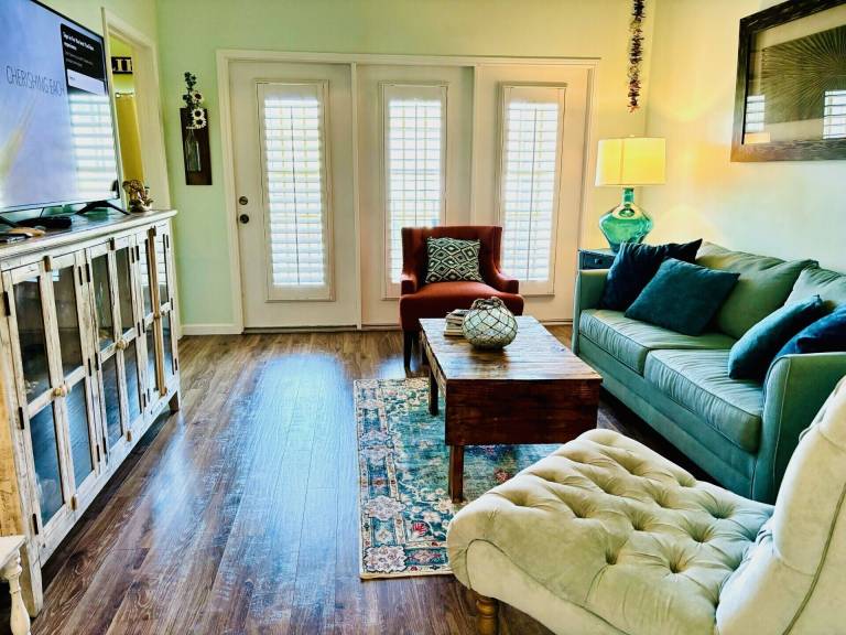 Condo Sea Island