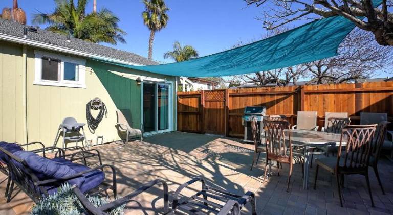 Vacation home with garden, grill & terrace — photo 2