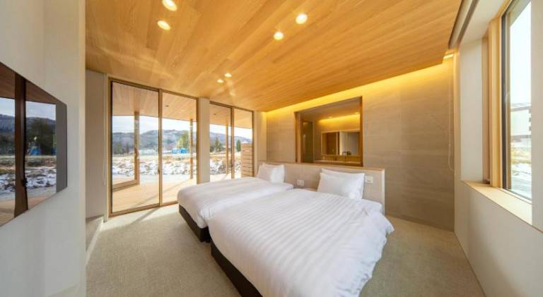 Chalet with jacuzzi — photo 2