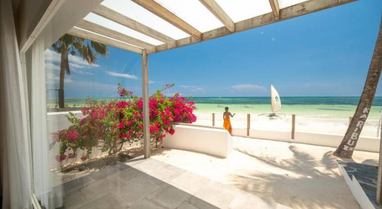Private Beachfront Suite Apartment " Moja " — photo 3