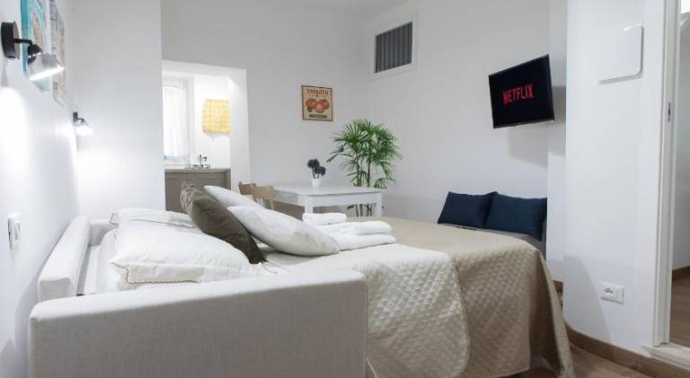 Rental apartment with 1 room for 2 persons in Latina