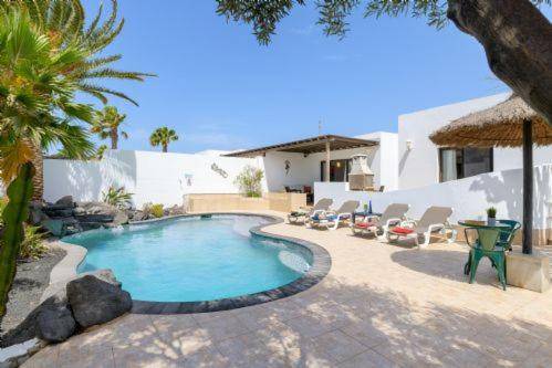 Fully equipped lovely villa with private pool, garden & terrace | Pet-friendly in Yaiza