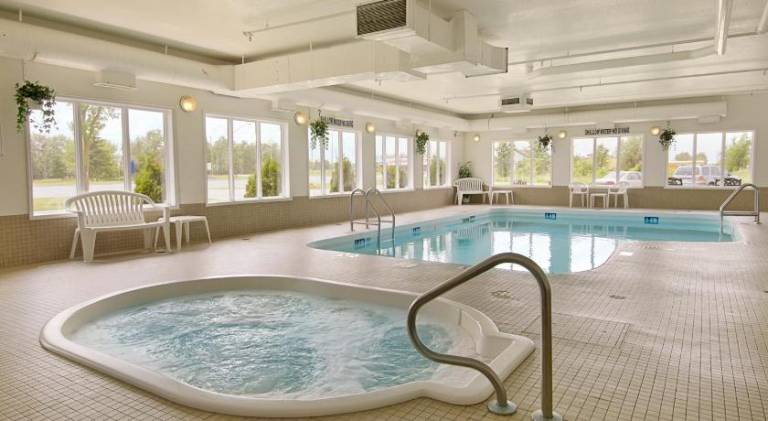 Super 8 By Wyndham Fort Frances — photo 2