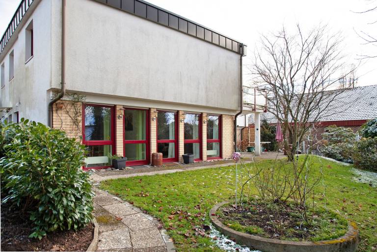 Child-friendly apartment with garden, terrace & barbeque | Garden view | Dogs allowed — photo 2