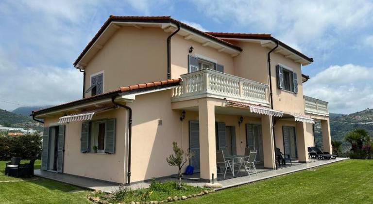 Casa degli ulivi in Taggia
