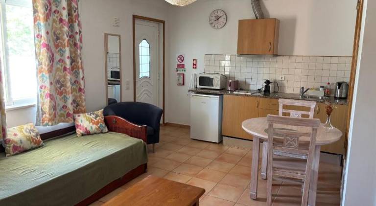 Beautiful rental apartment with barbecue, terrace & private pool | Suitable for remote work | Pets are welcome — photo 2