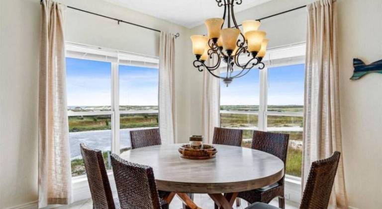 House with pool & hot tub | Beach nearby | Pet-friendly — photo 4