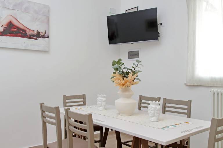 Apartment with 2 rooms for 6 persons — photo 4