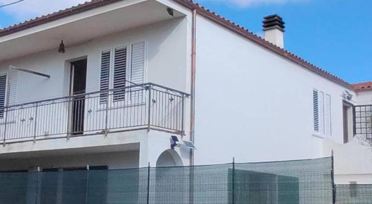 Rental apartment with terrace, barbecue & garden in Siniscola