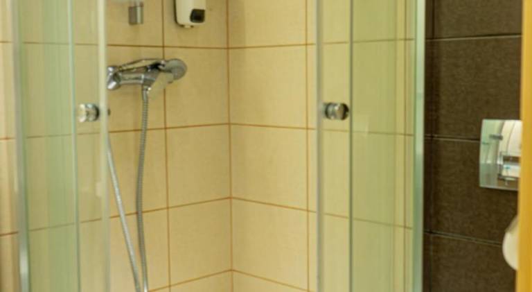 Hotel A4 Mlynski Staw Autostarada A4 Opole — photo 2