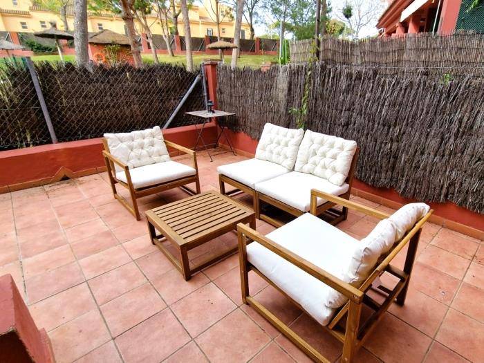 Apartment with patio, garden & pool — photo 3