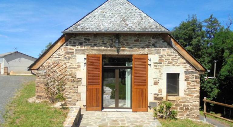 House with 4 rooms for 10 persons in Rodez