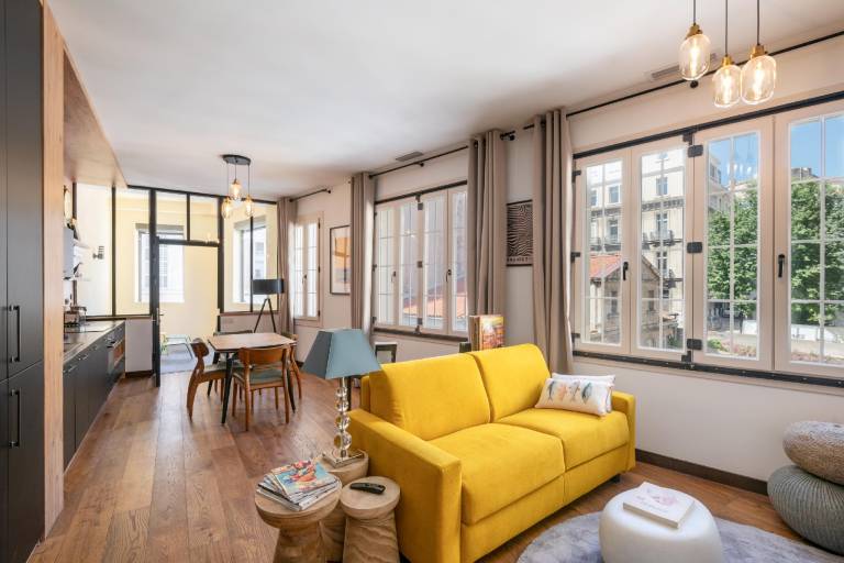 Charming rental apartment with patio | Near Notre-Dame de la Garde | Perfect for remote work | Dogs allowed in Marseille