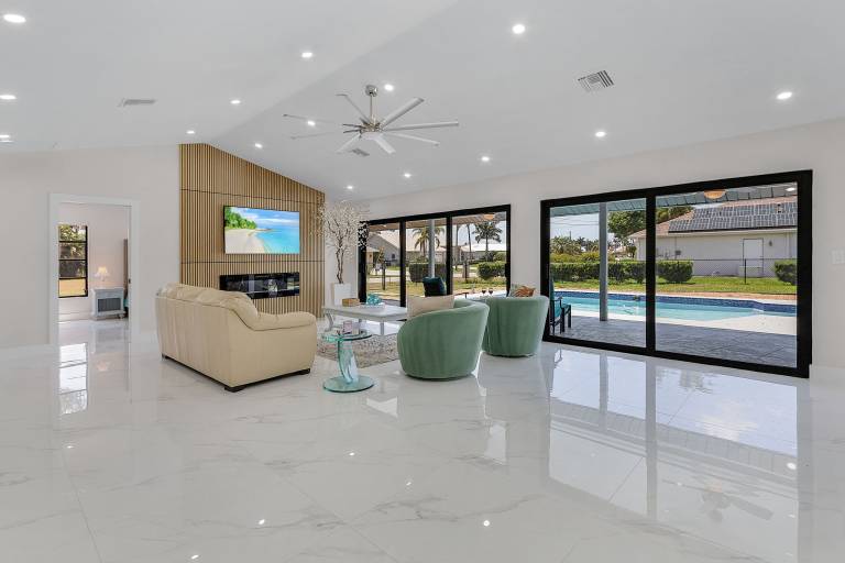 Vacation home with barbeque & private pool | River view — photo 2