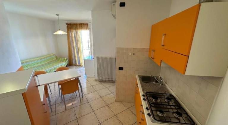 Rental apartment with patio — photo 4