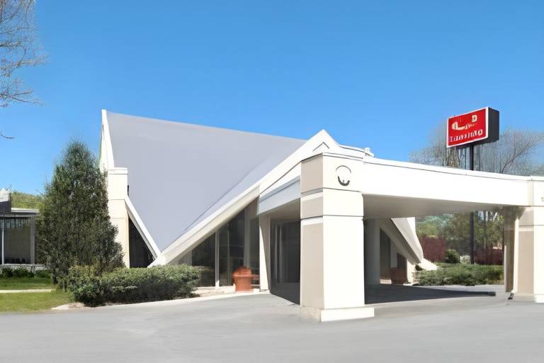 White River Inn & Suites in White River Junction, VT
