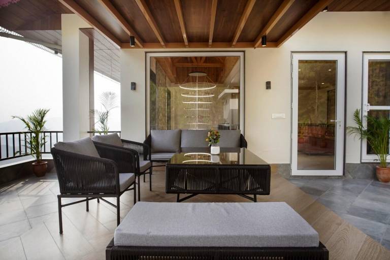 Fully equipped vacation home with terrace, BBQ & yard | Perfect for remote work | Dogs allowed — photo 3