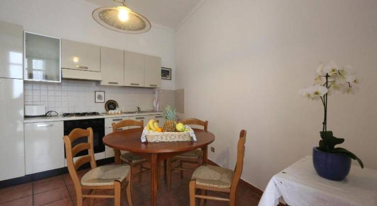 Apartment with 1 room for 4 persons — photo 3
