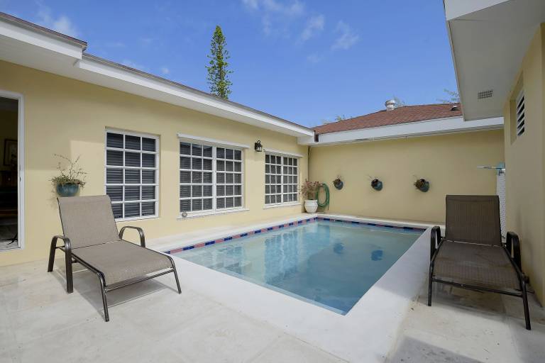 Villa Paradise Island