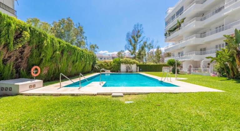 Beach apartment in Golden Mile / Puerto Banus — photo 2