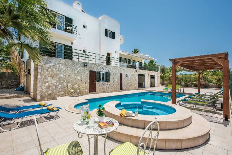 Villa Moncarapacho