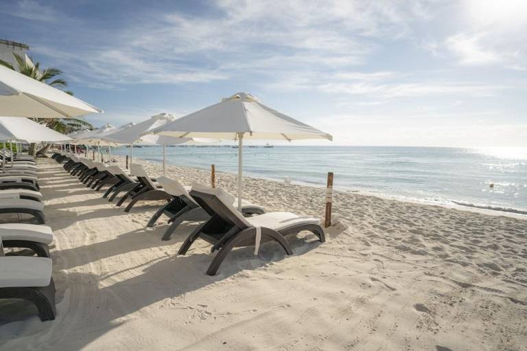 Wonderful serviced apartment with patio & pool | Beach nearby | Pets are welcome — photo 2