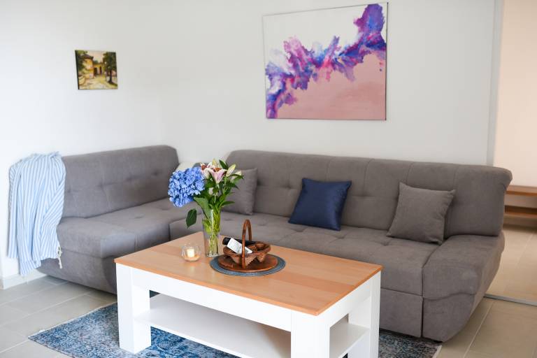 Three bedroom apartment with terrace and sea view Makarska (A-19795-d) — photo 2