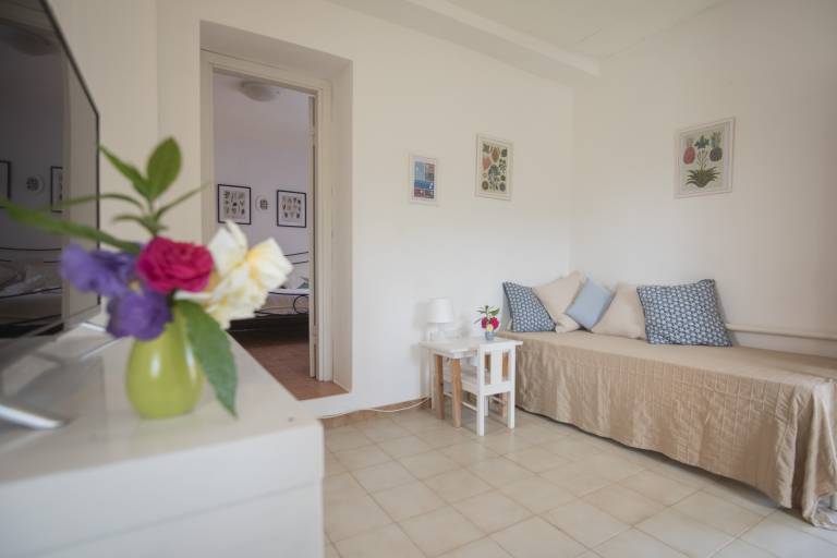 Rental apartment with barbeque, patio & garden | Garden view | Dogs allowed — photo 4