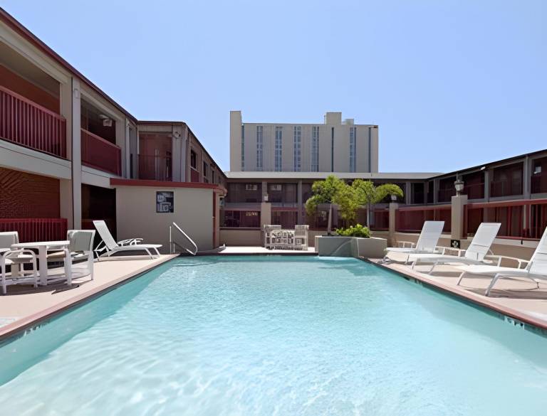 Econo Lodge Inn & Suites Laredo - Nuevo Laredo — photo 2