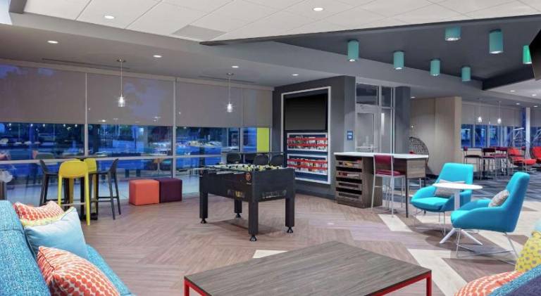 Tru by Hilton Cleveland Midtown — photo 2