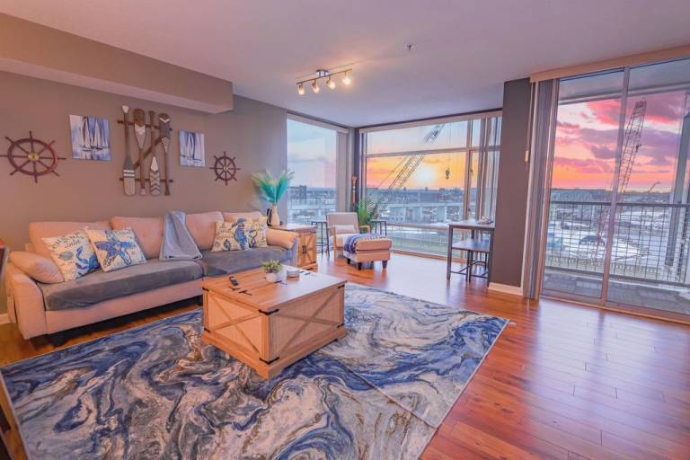 Condo Irishtown Bend