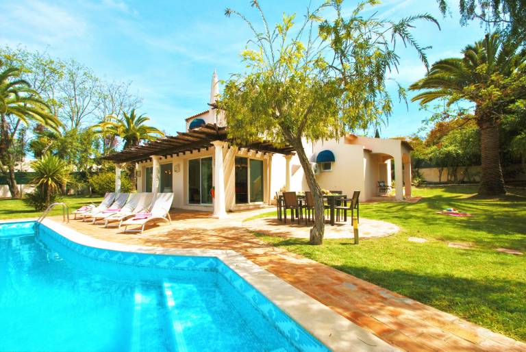 Villa with garden, jacuzzi & private pool — photo 2