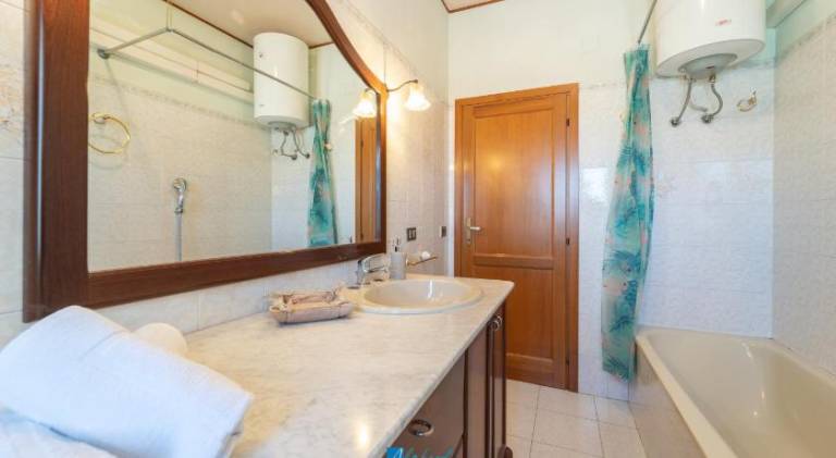 Holiday apartment with 2 rooms for 4 persons — photo 2