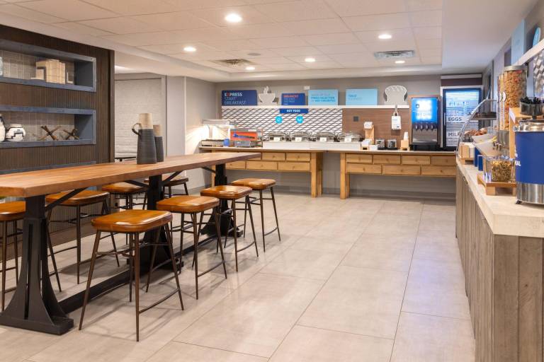 Holiday Inn Express South Burlington Downtown By IHG — photo 2