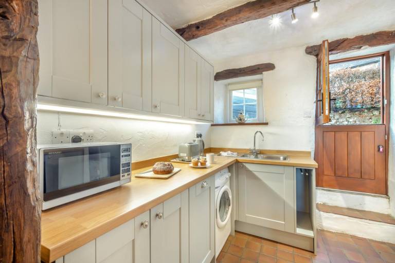 Cottage with 2 rooms for 4 persons — photo 3