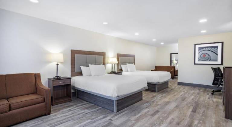 Ramada by Wyndham Hendersonville — photo 2