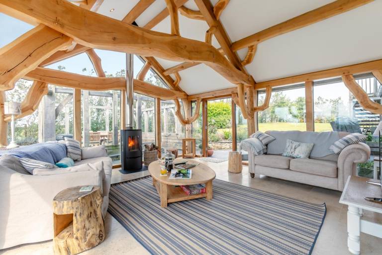 Cottage with barbeque, hot tub & garden — photo 4